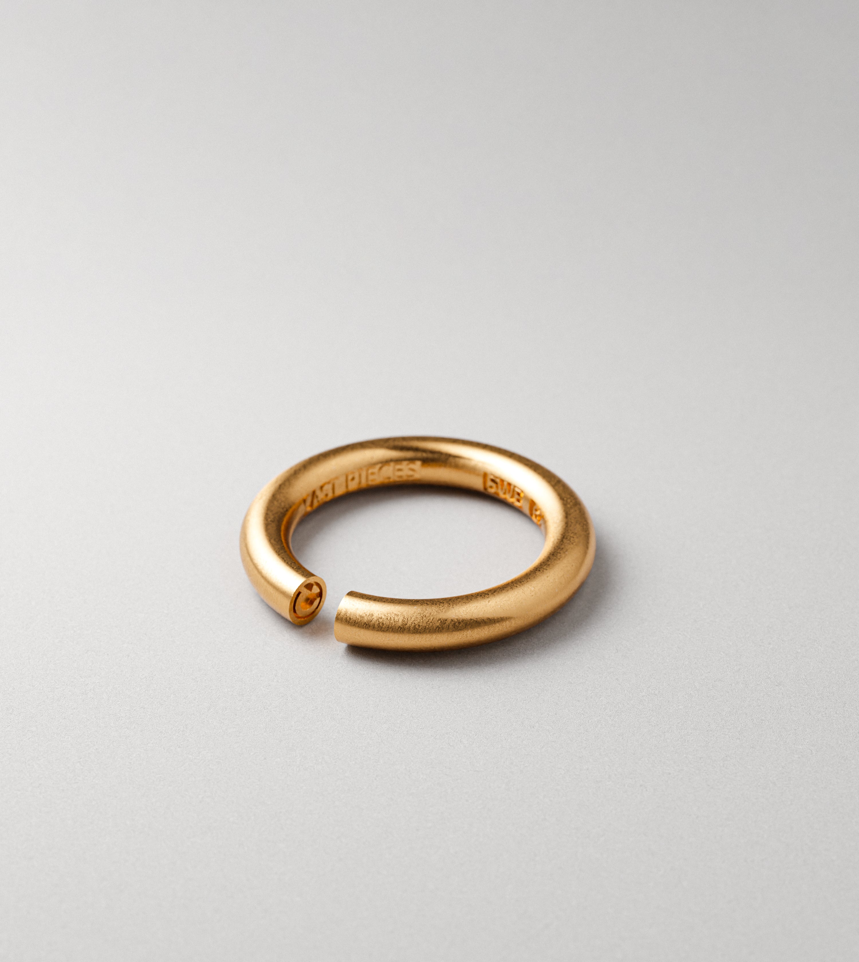 Soft Cap gold ring by Cast Pieces, product detail